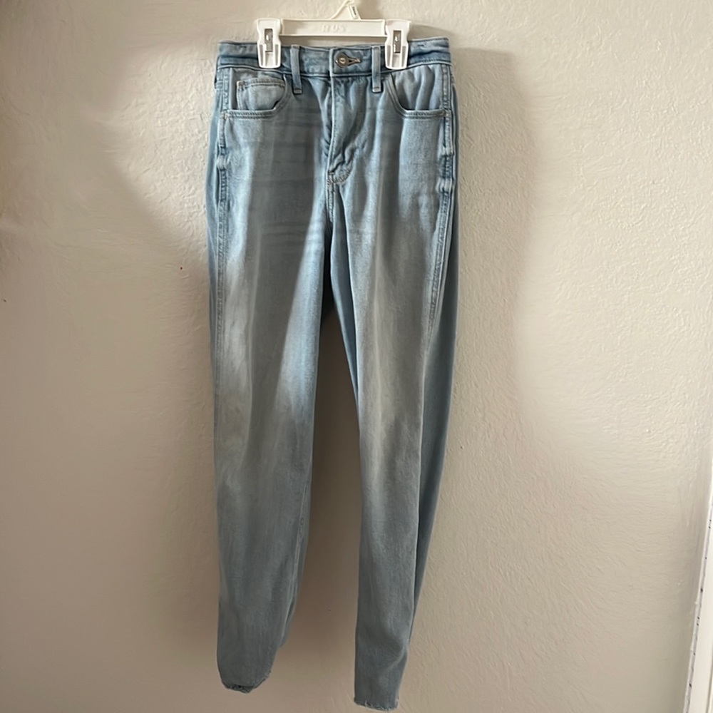Hollister jeans in the size Women’s 23